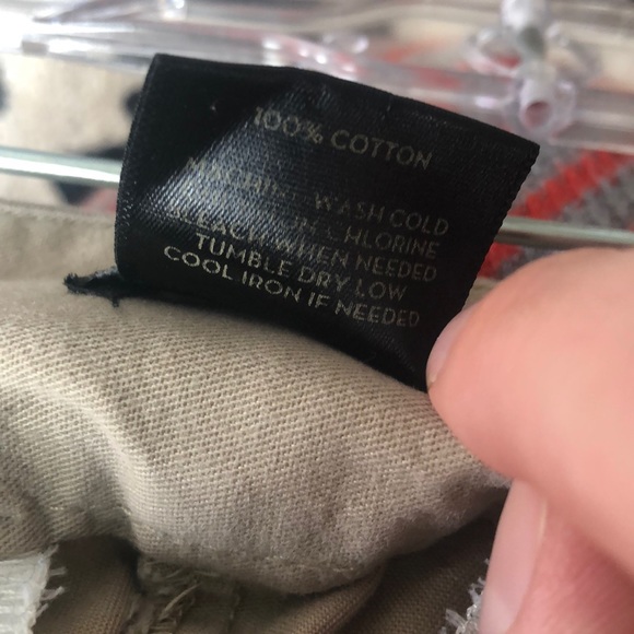 Ann Taylor Signature Shorts Khaki. Size 10 - Picture 4 of 4